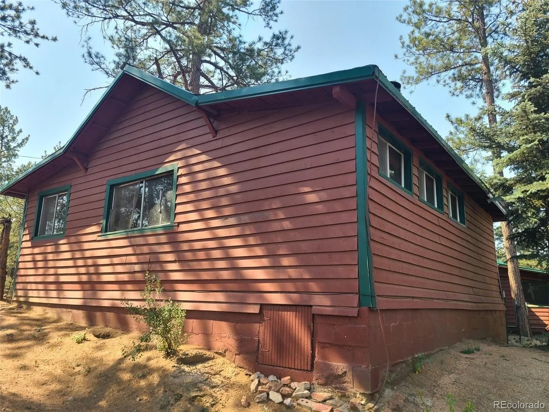Photo of 23721 Summit St