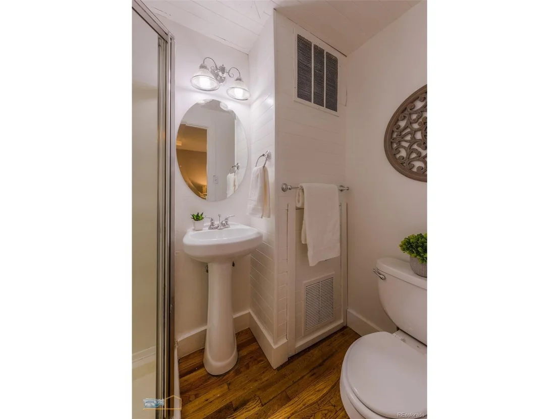 Photo of 3250 Euclid Ave