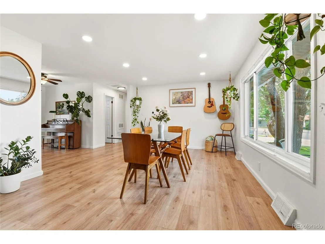 Photo of 5387 Lynn Dr