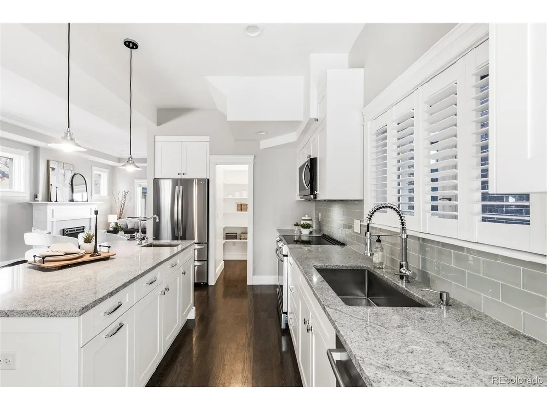 Photo of 3321 Bryant St