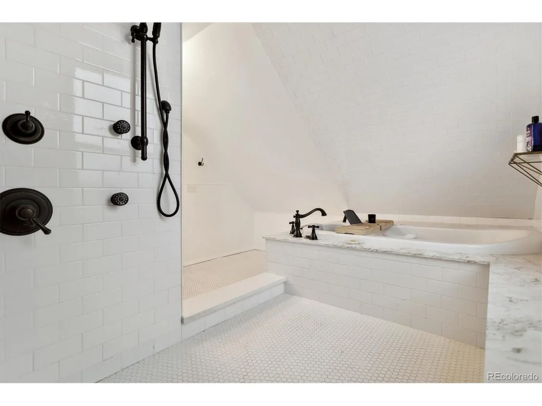 Photo of 1815 W 38th Ave