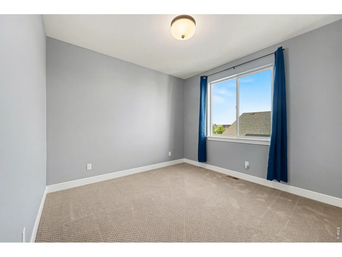 Photo of 250 Sutherland Dr