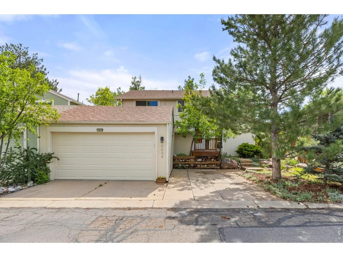 Photo of 4844 W Moorhead Cir