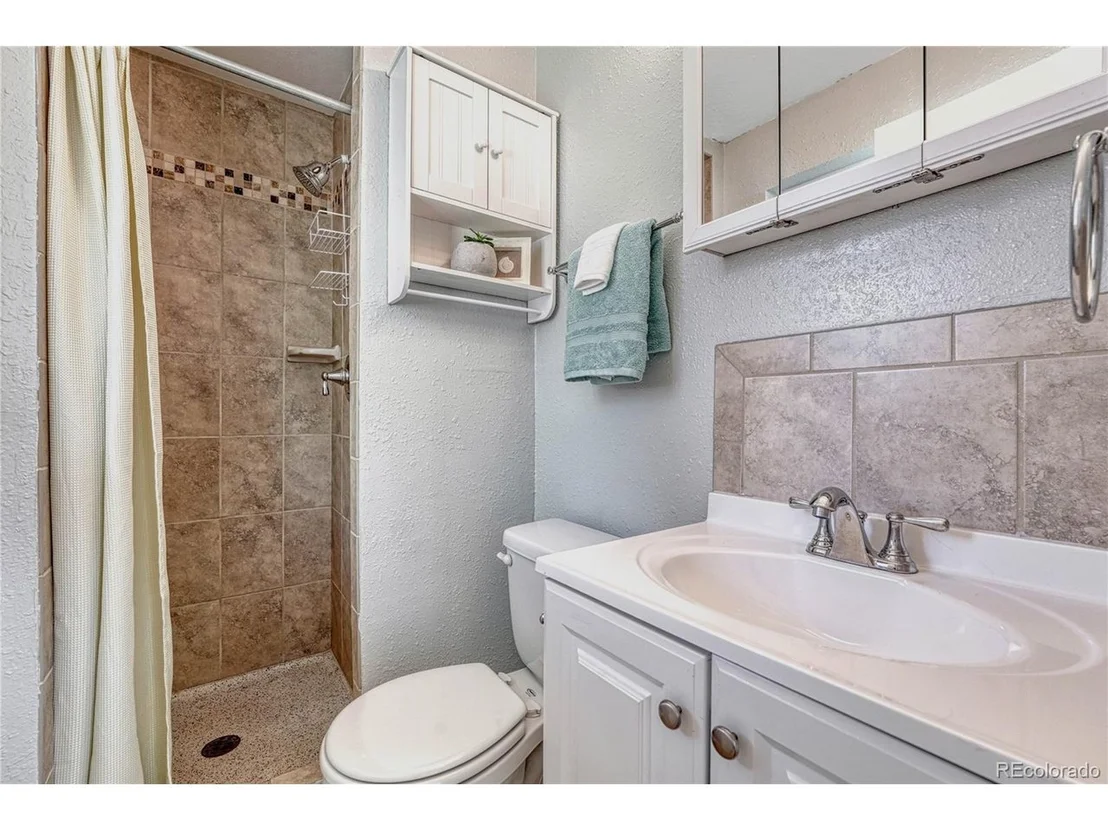 Photo of 8223 W 70th Pl