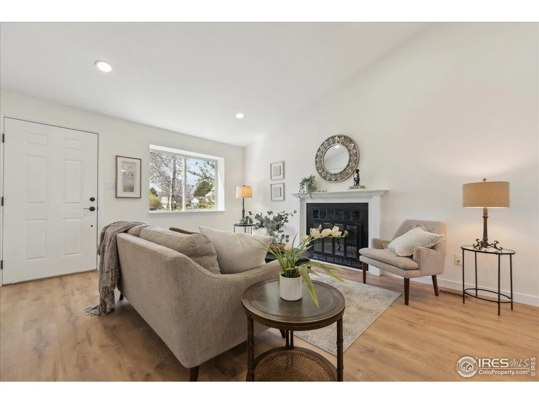 Photo of 2476 Sunset Dr