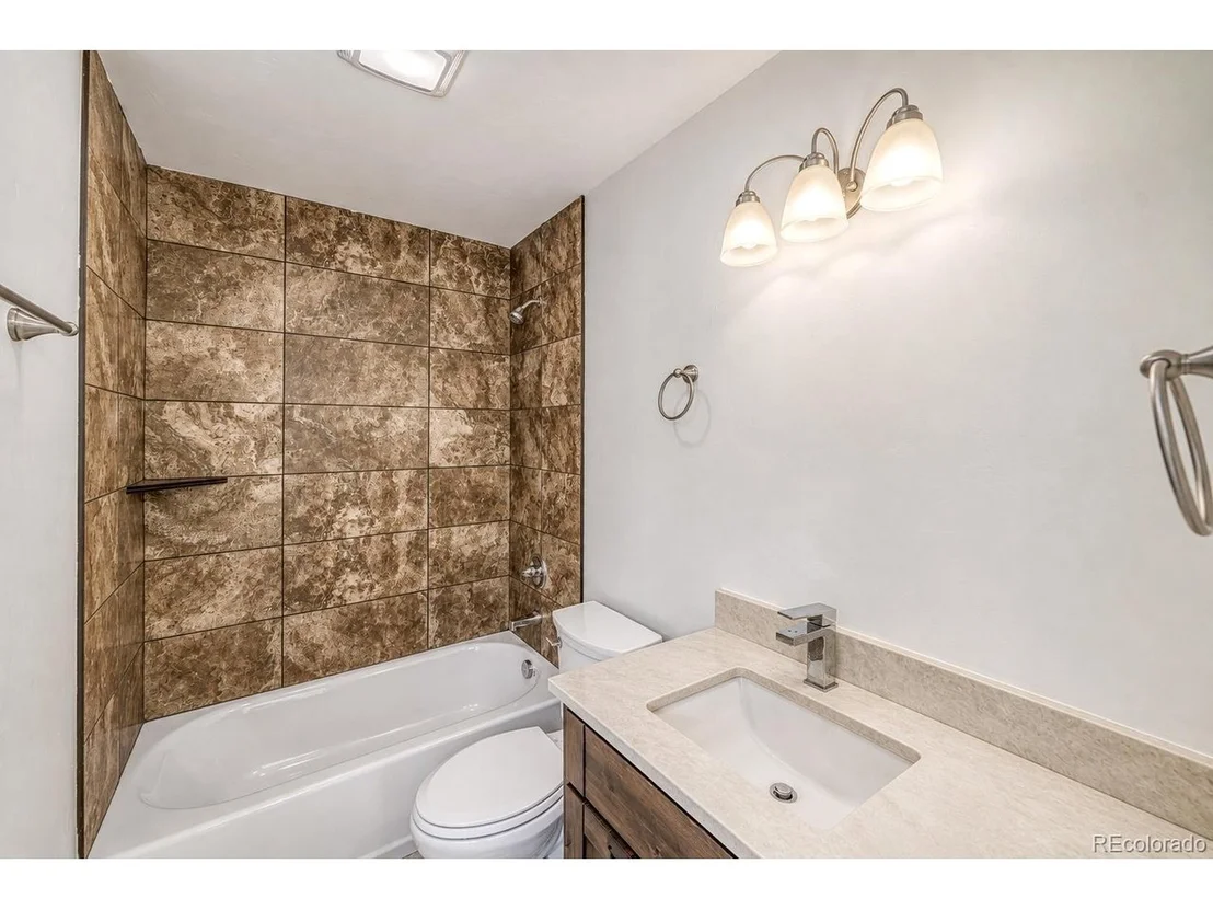 Photo of 10806 Willow Ave