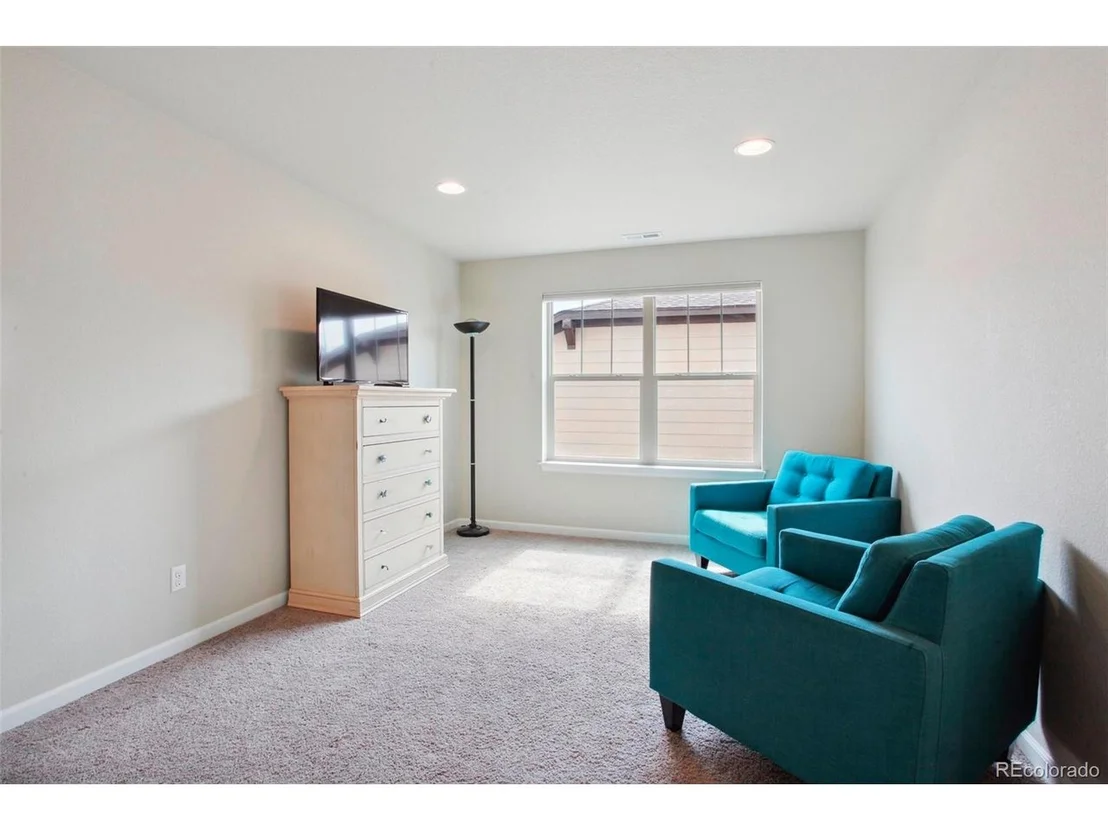 Photo of 8690 Zircon Way