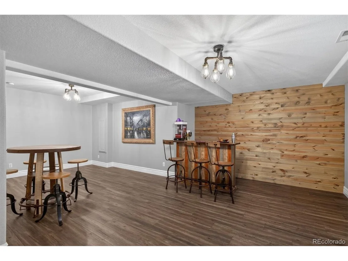 Photo of 10060 Matthew Ln