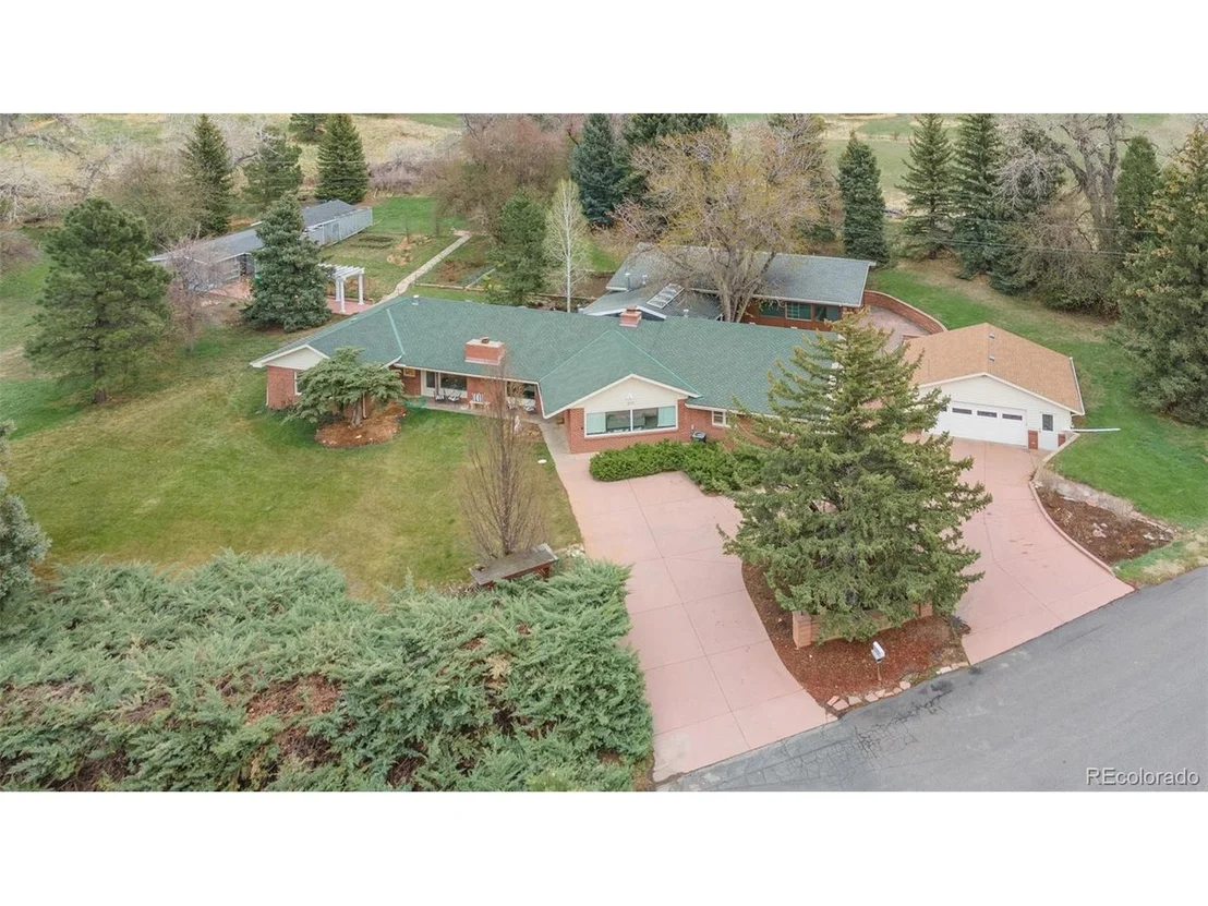 Photo of 460 Paragon Dr