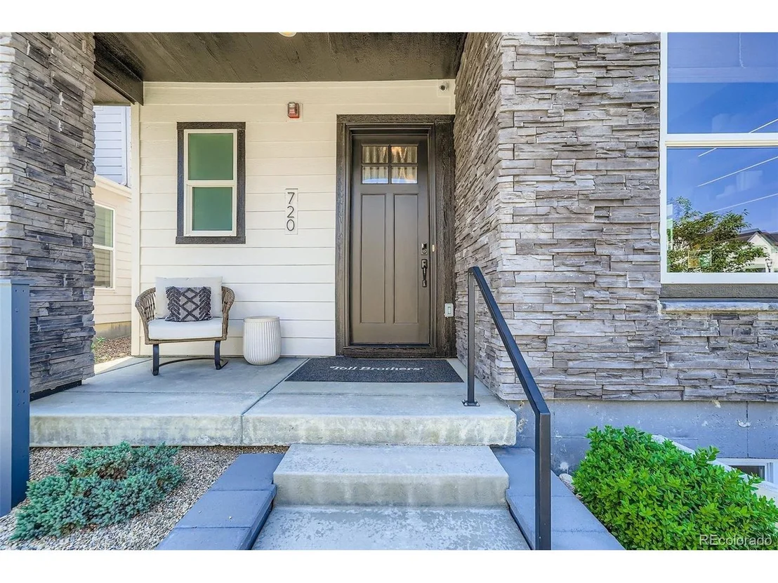 Photo of 720 Promenade Dr