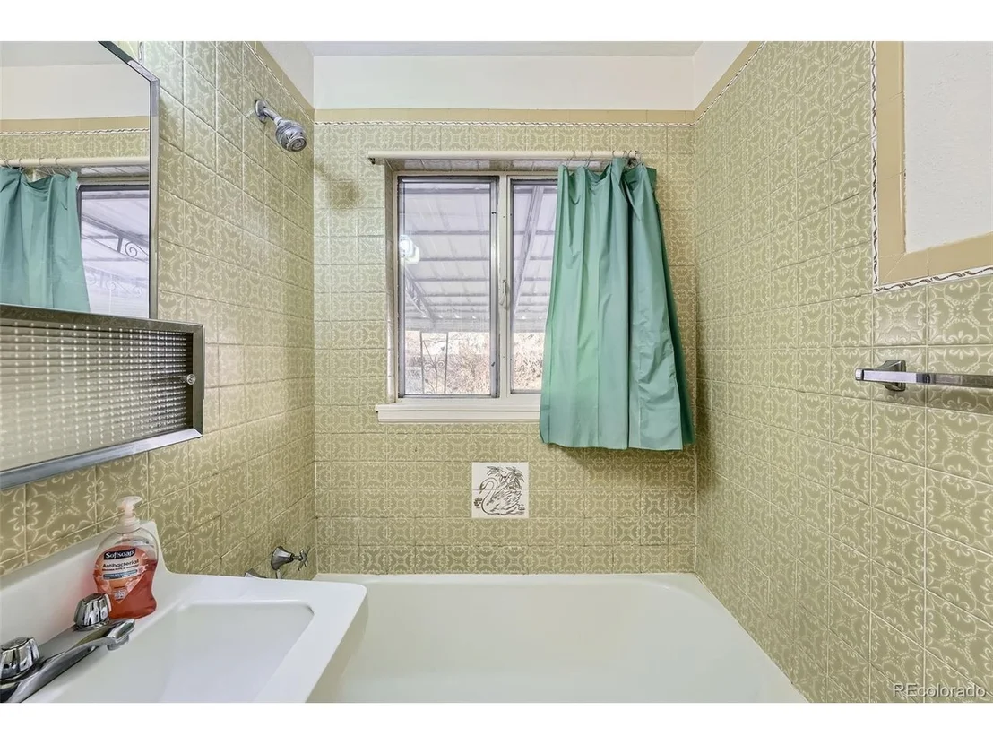 Photo of 1975 S Hooker Cir