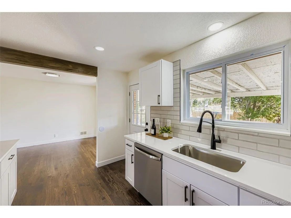 Photo of 9917 Clark Dr