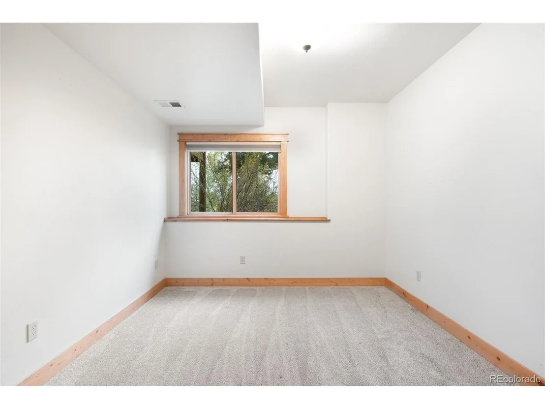 Photo of 229 Mohawk Trl