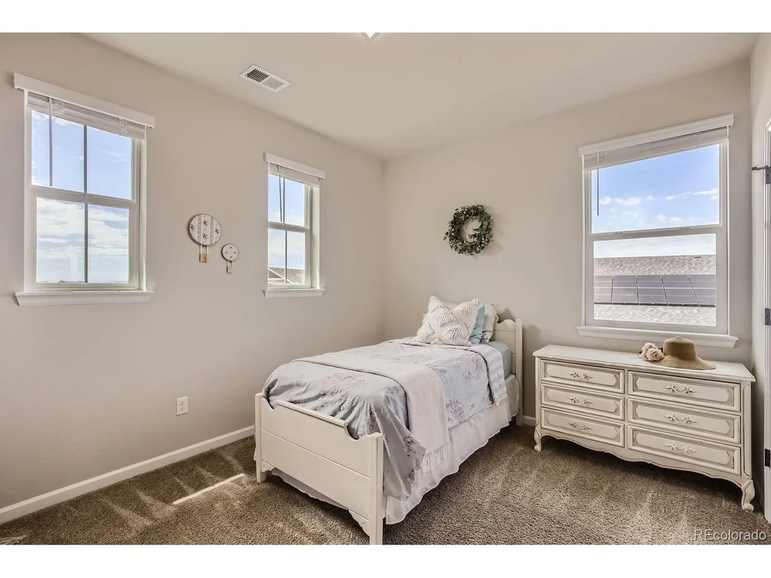 Photo of 1665 Shoreview Pkwy