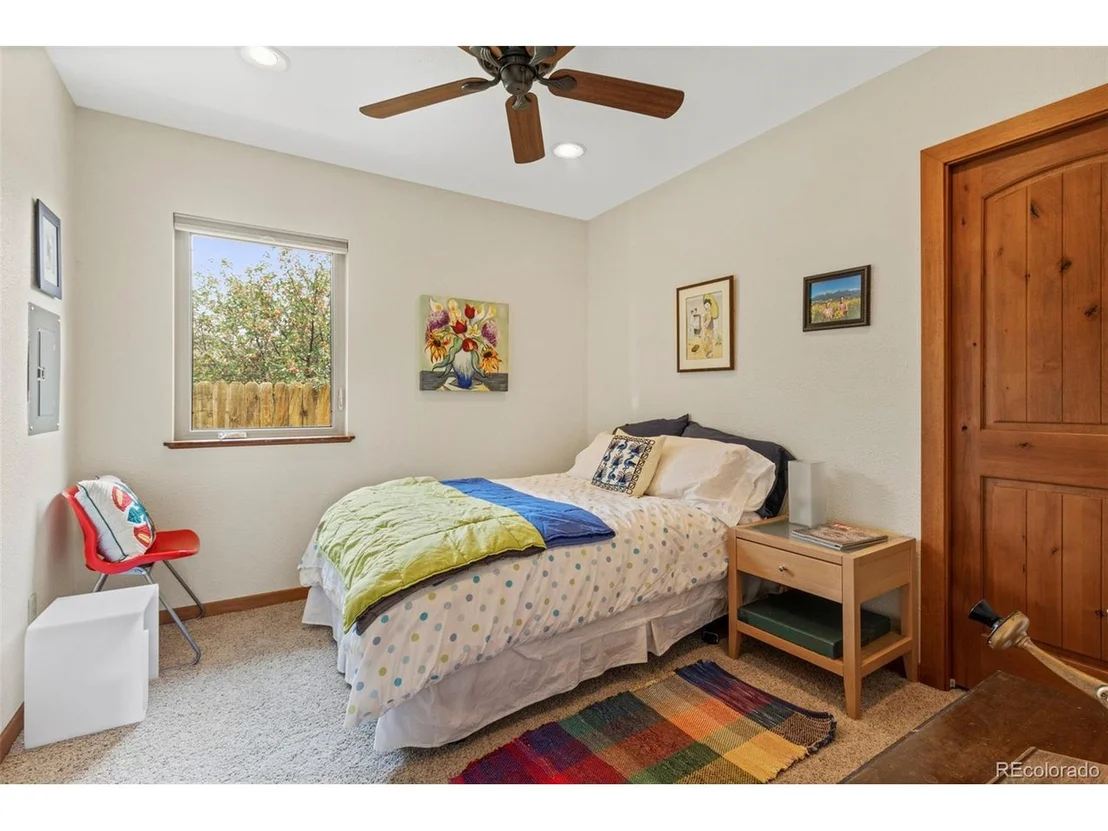 Photo of 326 W 9th St