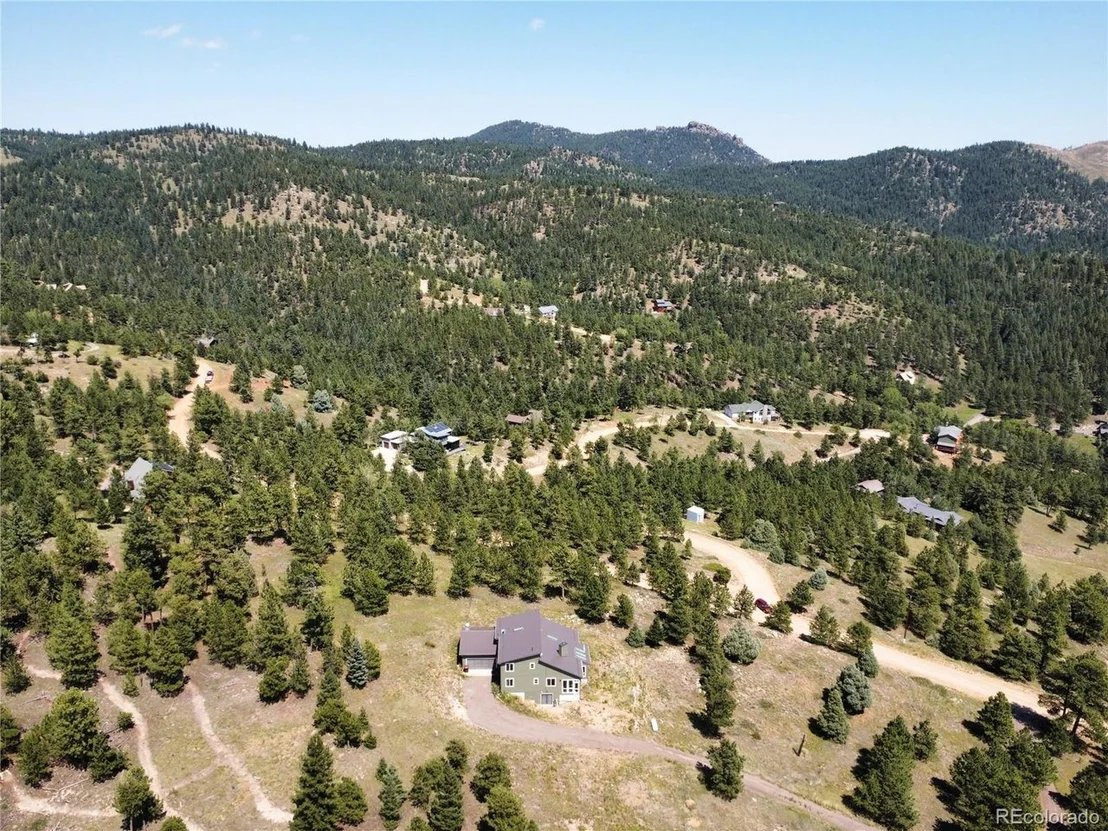 Photo of 395 Cougar Dr