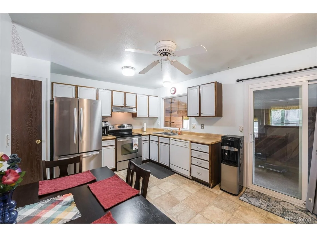 Photo of 215 Summit Cir