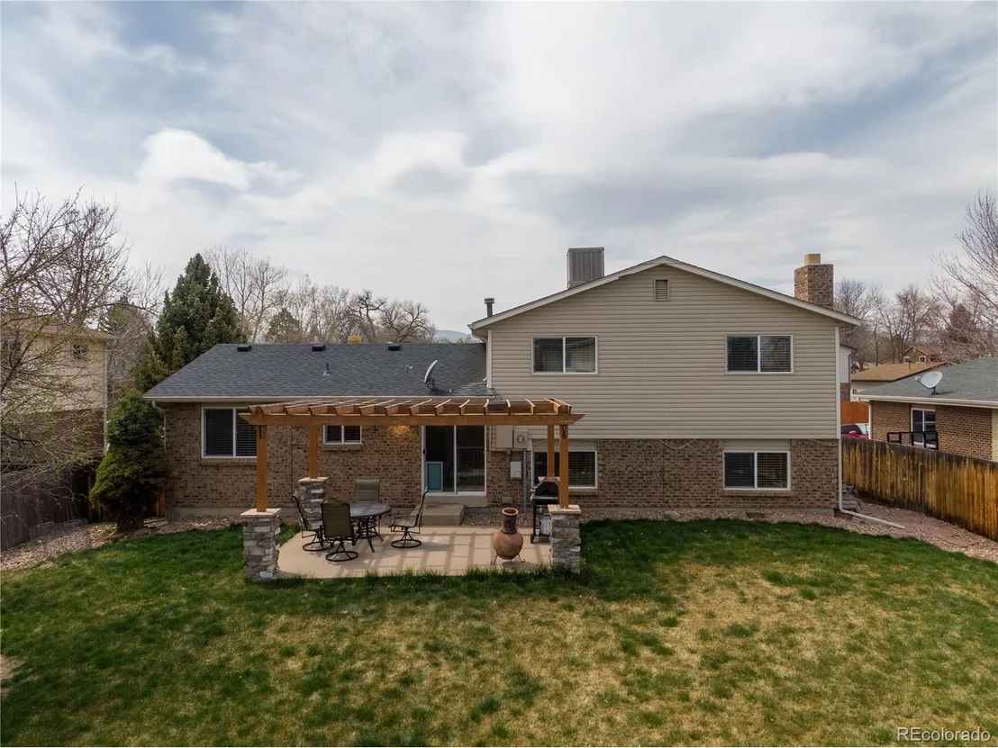 Photo of 7390 Devinney Ct