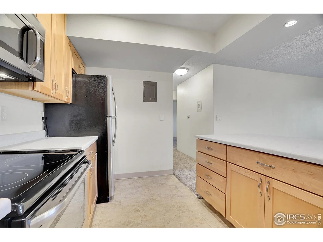 Photo of Unit 303 at 3150 Iris Ave