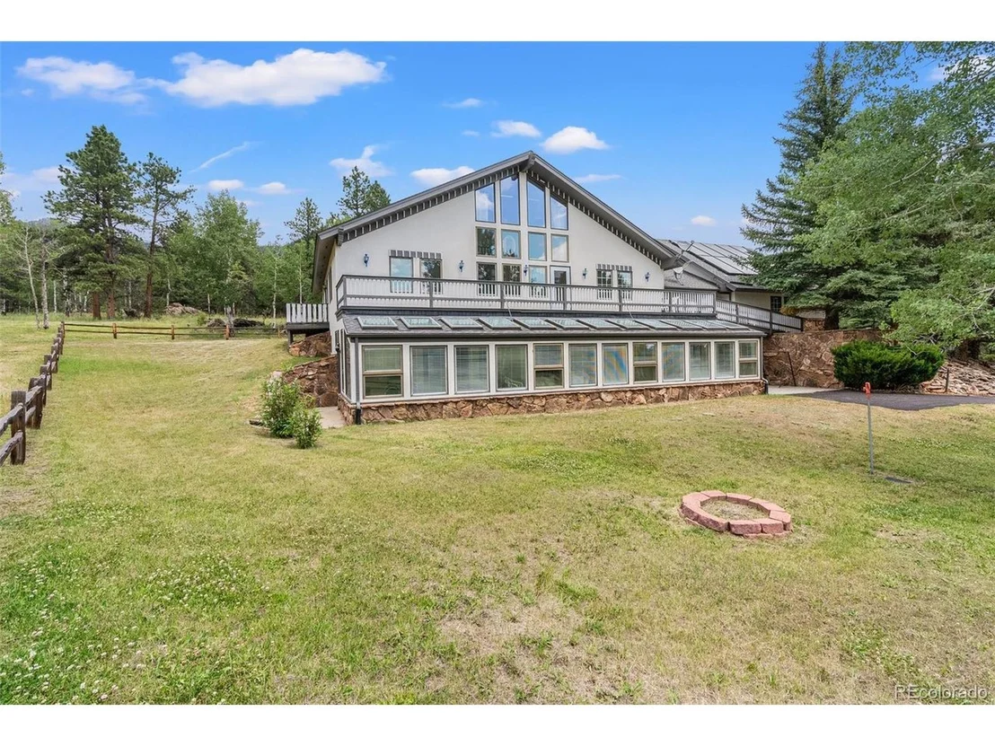 Photo of 1680 Crow Valley Rd