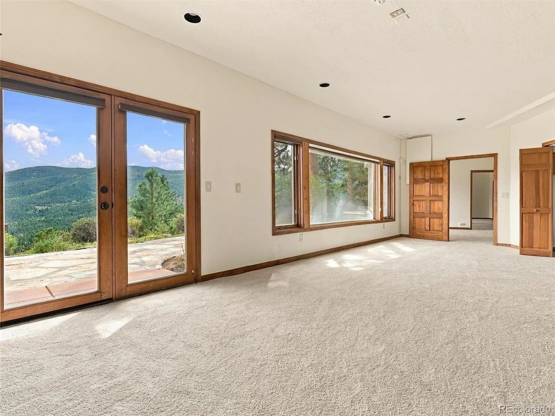 Photo of 35000 Fox Ridge Rd
