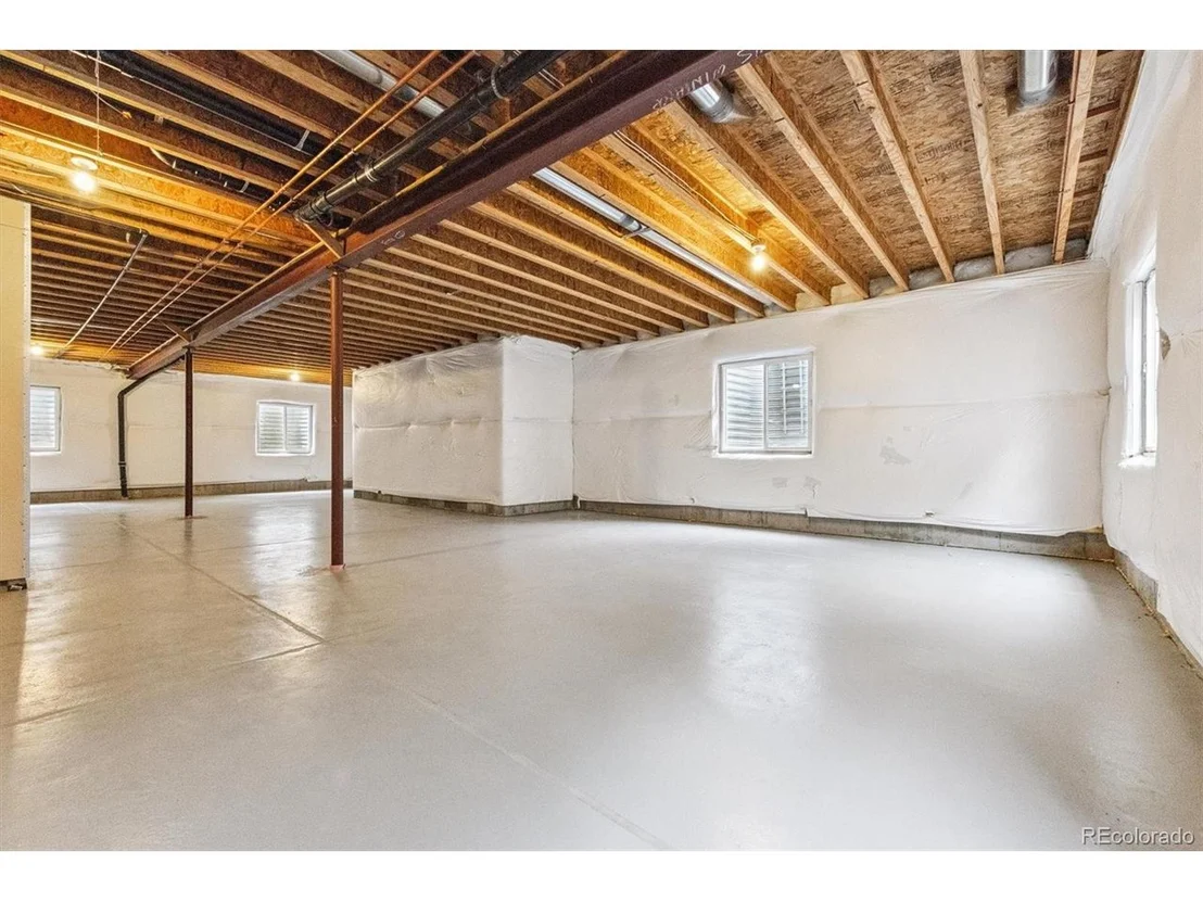 Photo of 6945 Winthrop Cir