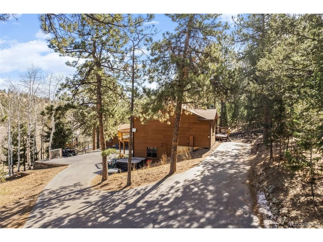Photo of 1327 Bluebird Dr