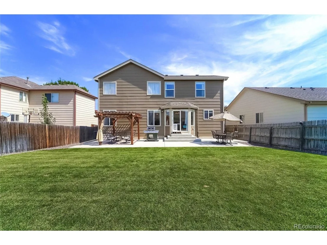 Photo of 7233 Foothill St