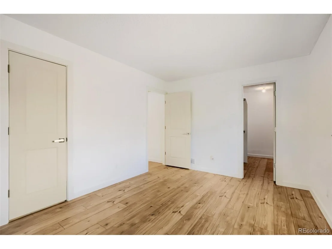 Photo of 1215 Devonshire Ct