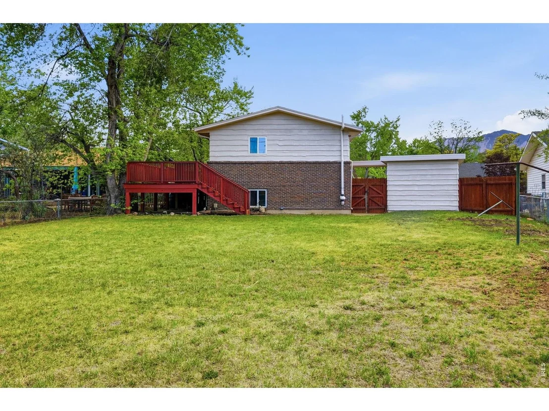 Photo of 878 Morgan Dr