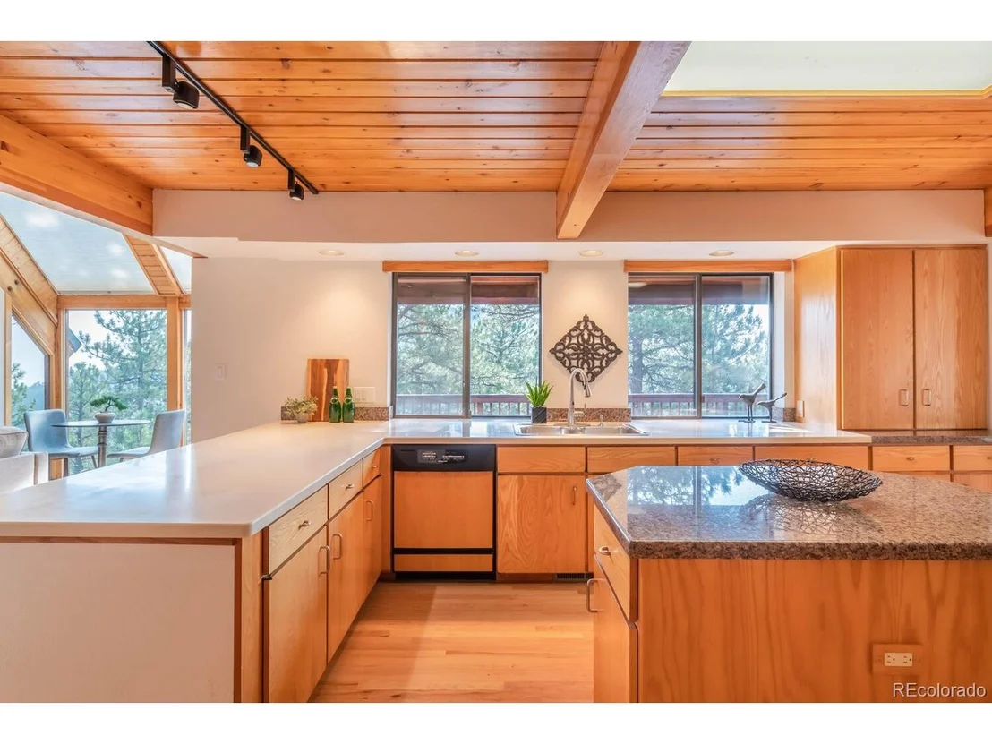 Photo of 2695 Linden Dr