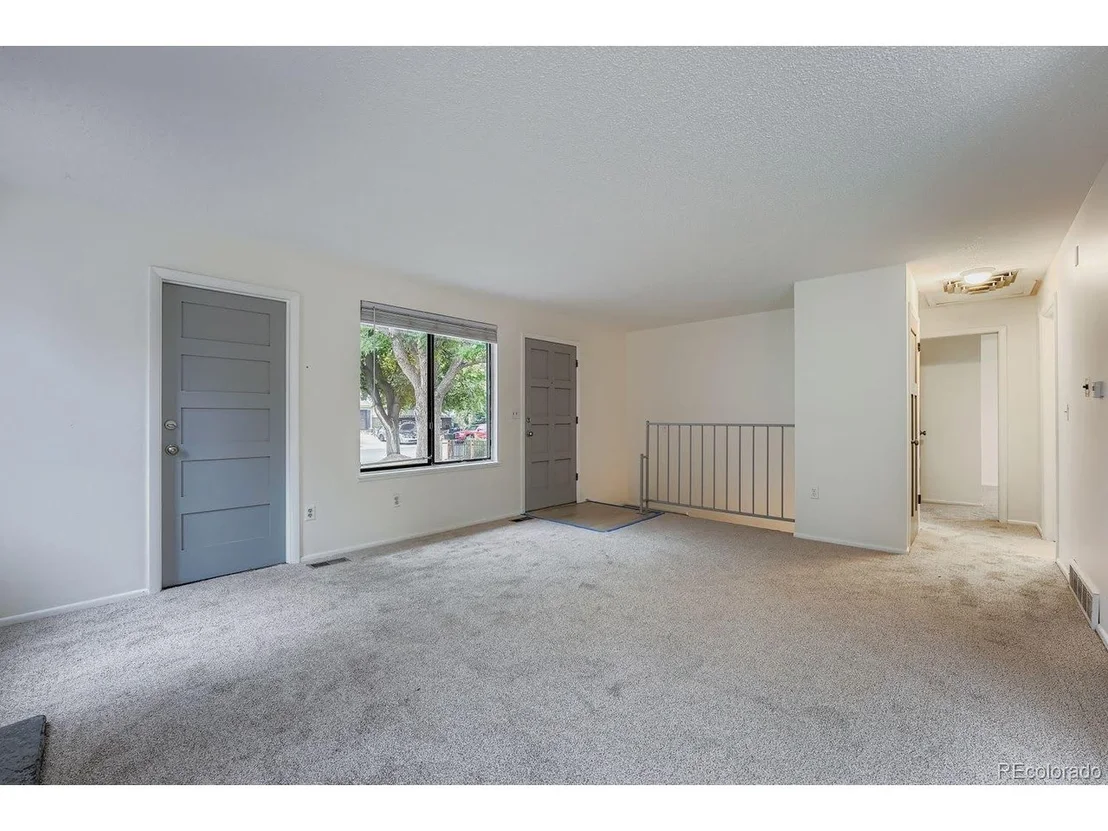 Photo of 2512 S Sable Way