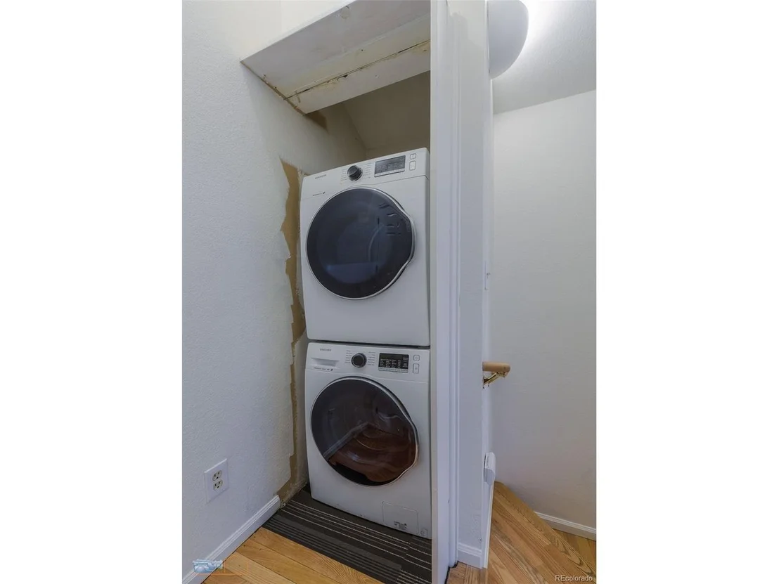Photo of Unit 204 at 935 Broadway