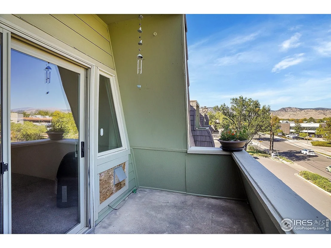 Photo of Unit 303 at 3150 Iris Ave