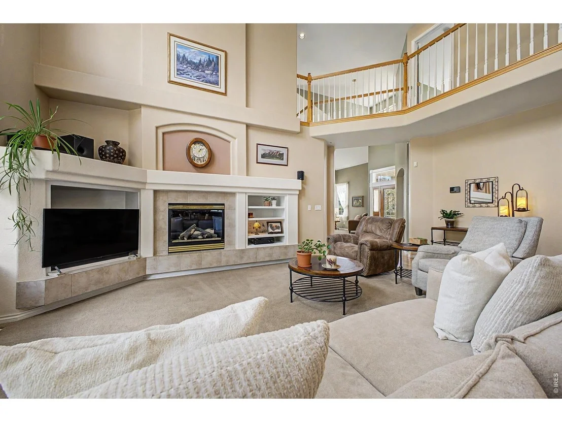 Photo of 1044 Willow Creek Cir