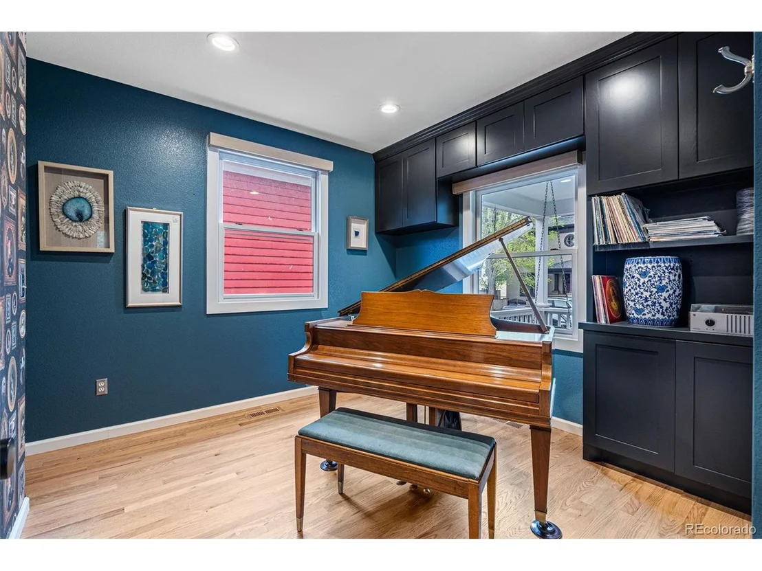 Photo of 1004 Katy Ln