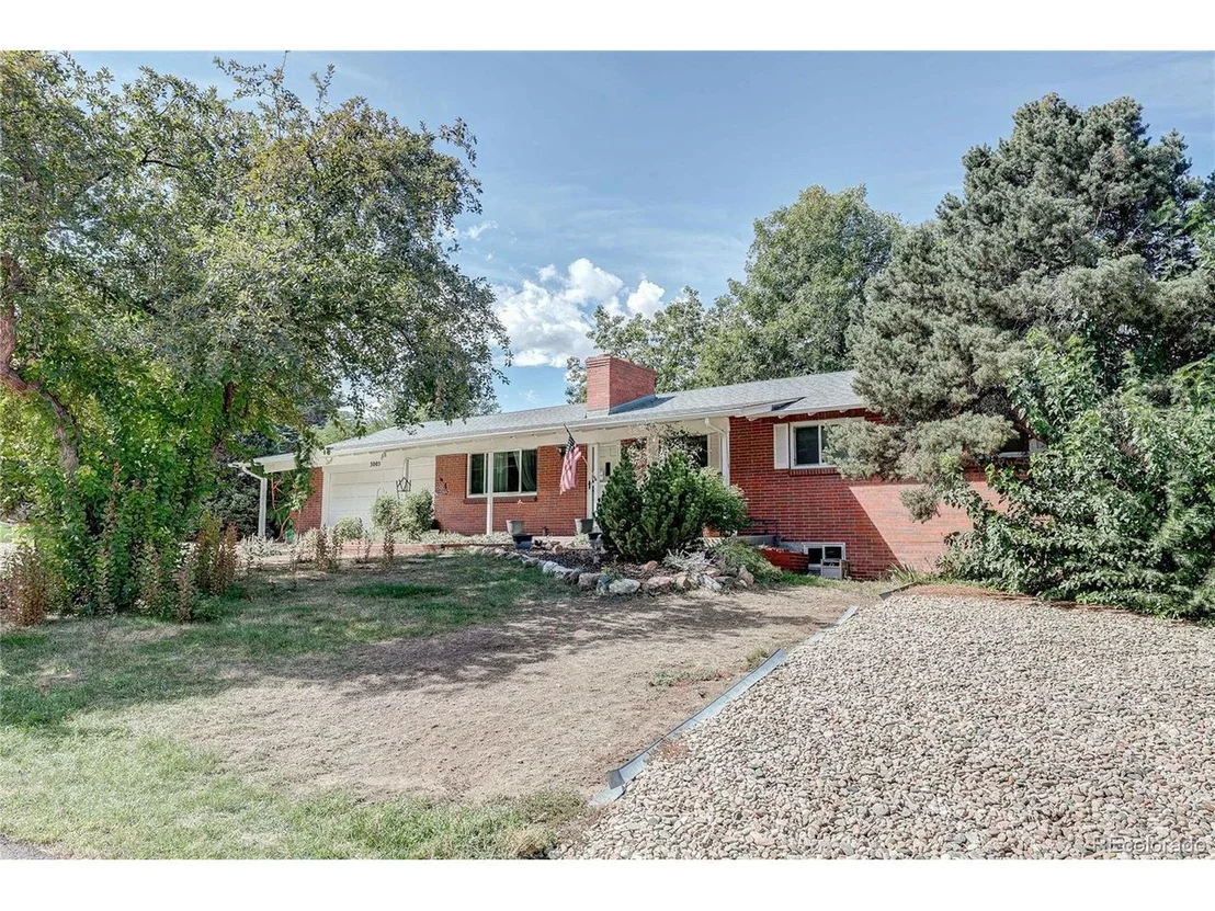 Photo of 3005 Flora Ln