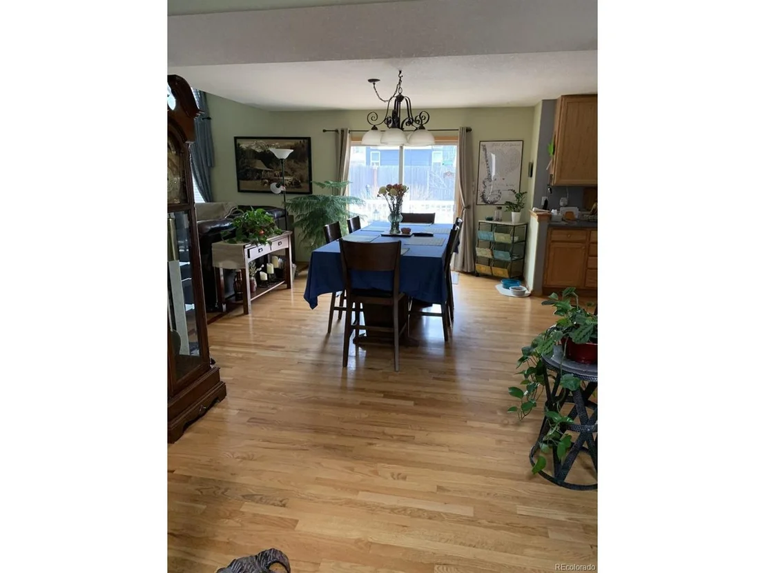 Photo of 6274 Stagecoach Ave
