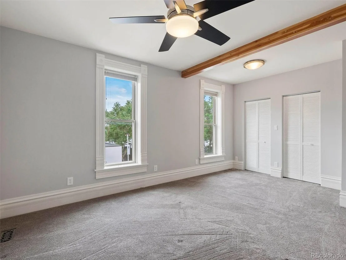 Photo of 2435 Tremont Pl