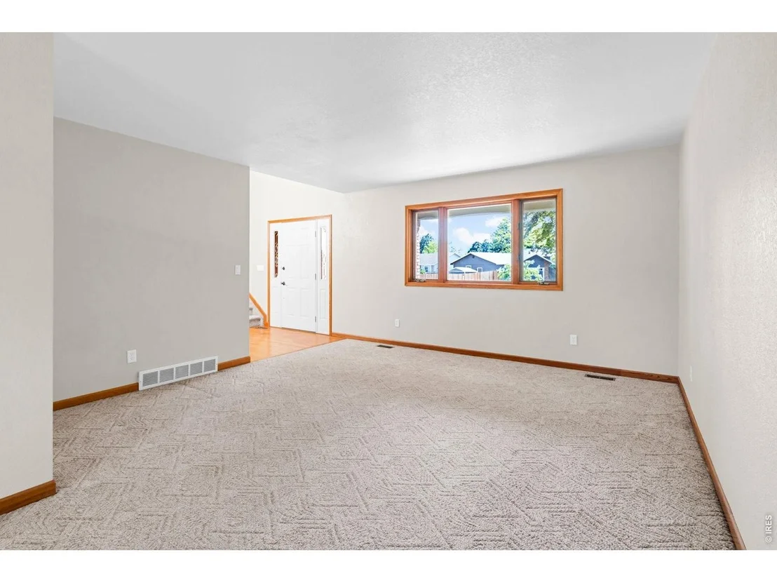 Photo of 930 Grouse Cir