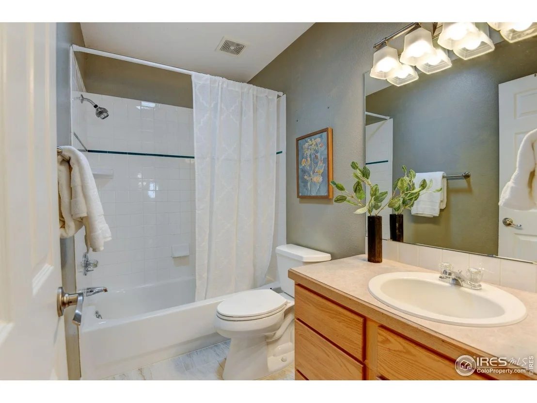 Photo of 901 Welch Ave