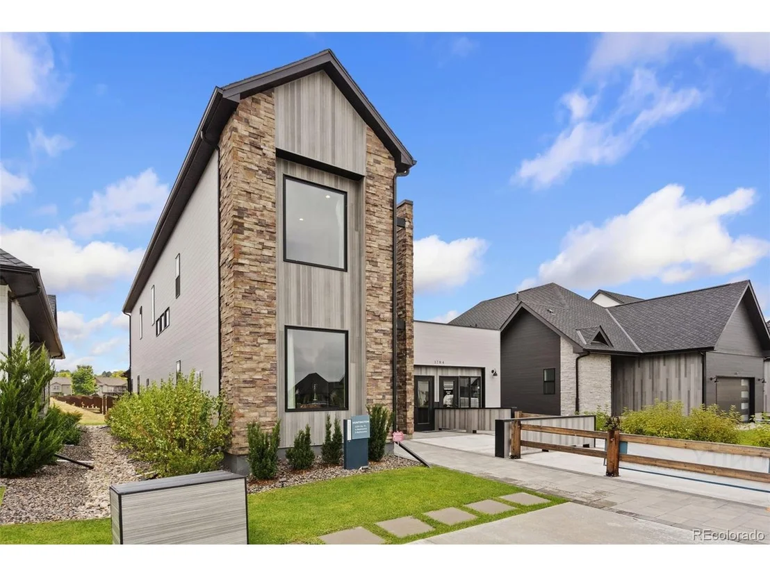 Photo of 1784 Barefoot Dr