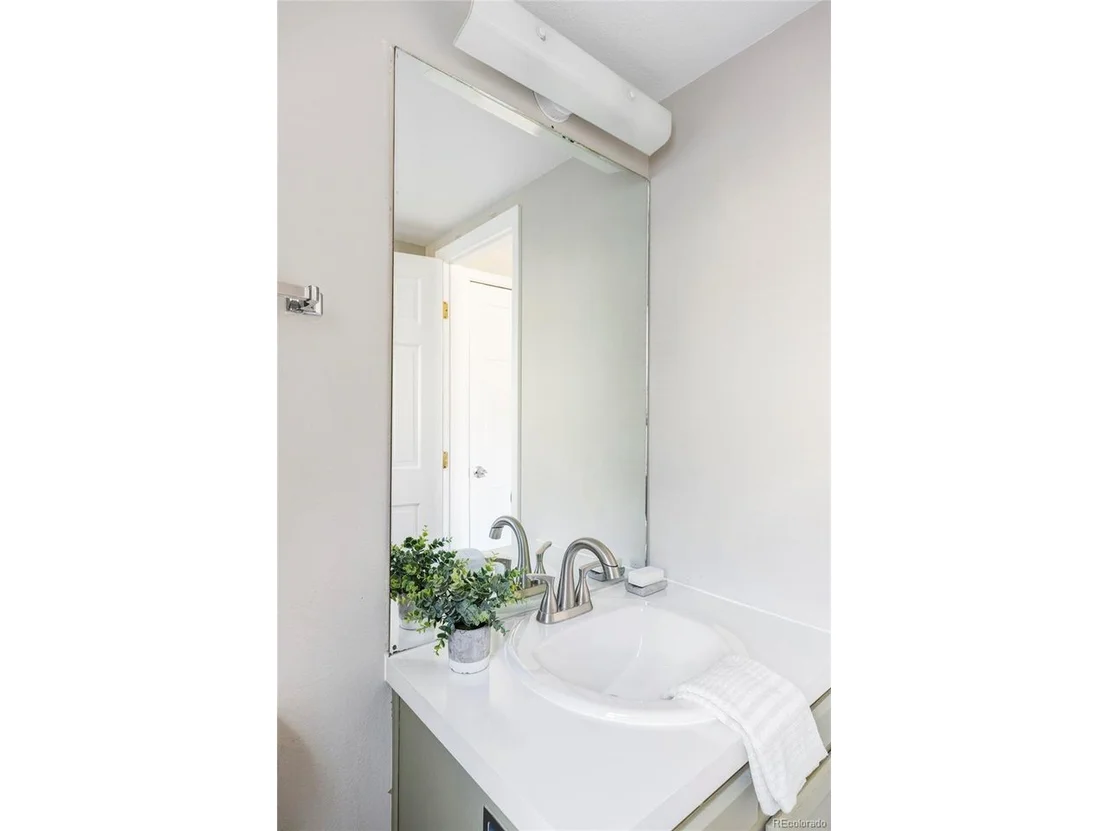 Photo of 8174 Field Cir