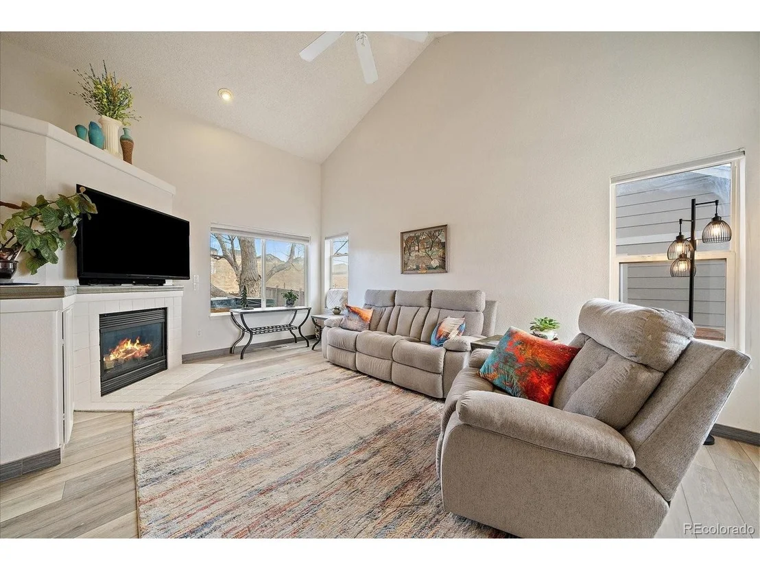 Photo of 700 Mango Dr