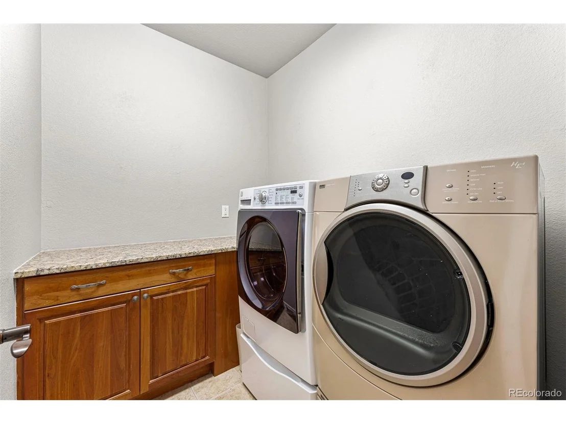 Photo of 9721 Sunset Hill Pl