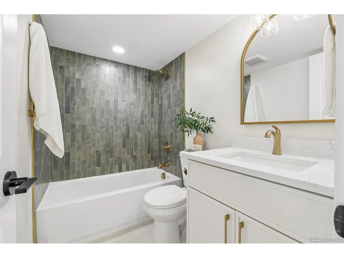 Photo of 2635 King St