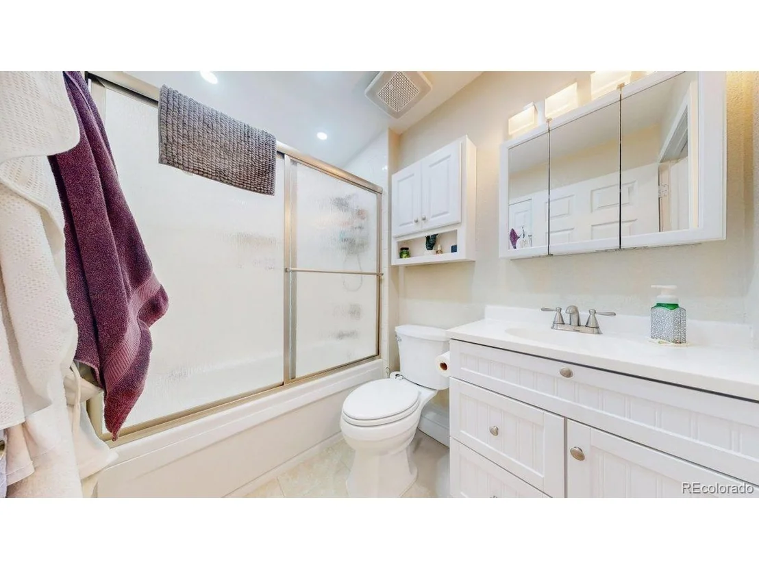 Photo of 17677 E Prentice Cir