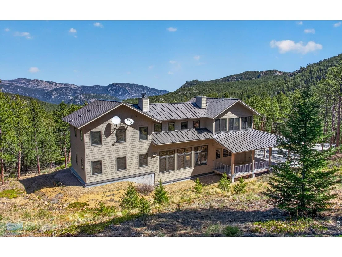 Photo of 942 Spruce Dr