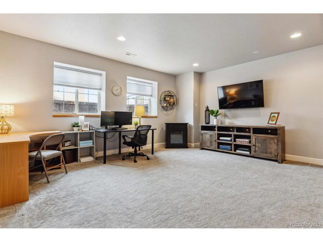 Photo of 15162 Jakarta Cir
