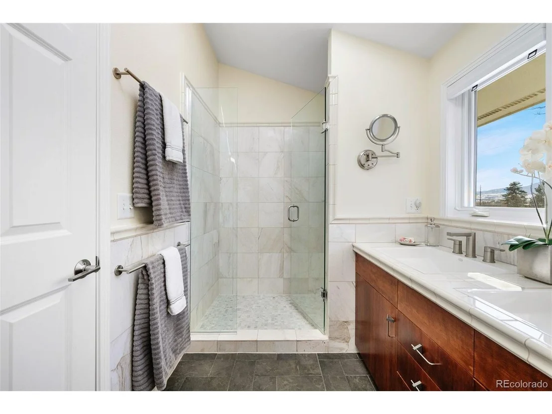 Photo of 6843 Fairview Dr